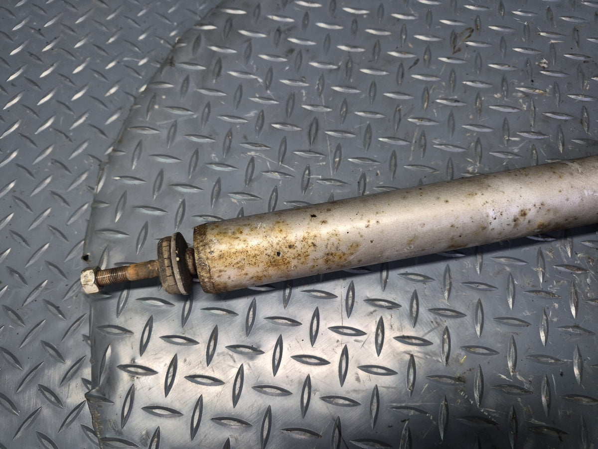 93-95 Toyota Hiace KZH106W 4WD Set of 2 Rear Strut Shock Absorber KYB Gas-a-just