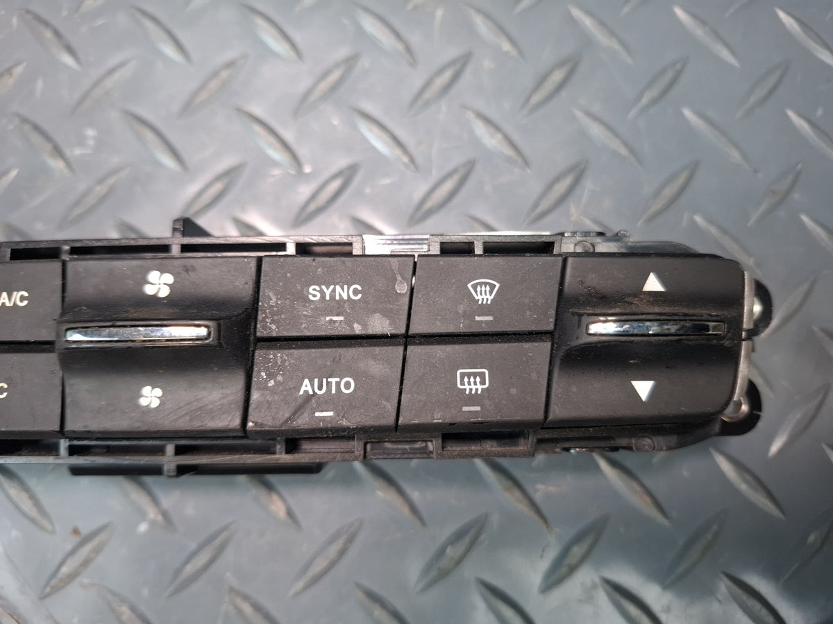 2017-2020 Maserati Levante M161 Dash Hvac A/C Heater Climate Control Switch