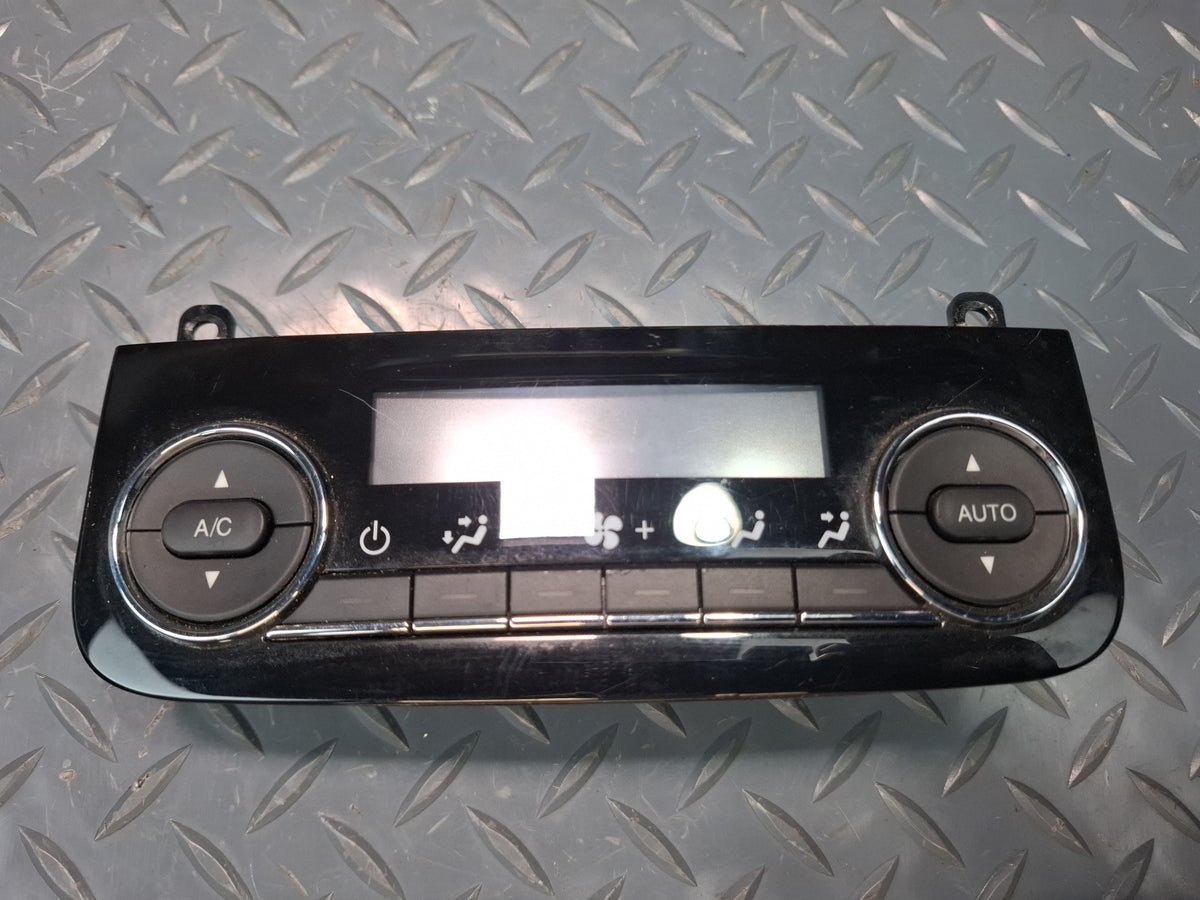 2017-2018 Maserati Levante M161 Rear Climate Heater A/C Control Panel Switch