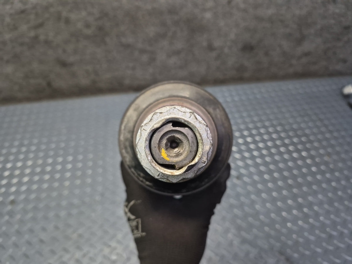 1994-1997 BMW E31 840Ci RWD Rear Right Suspension Axle Shaft