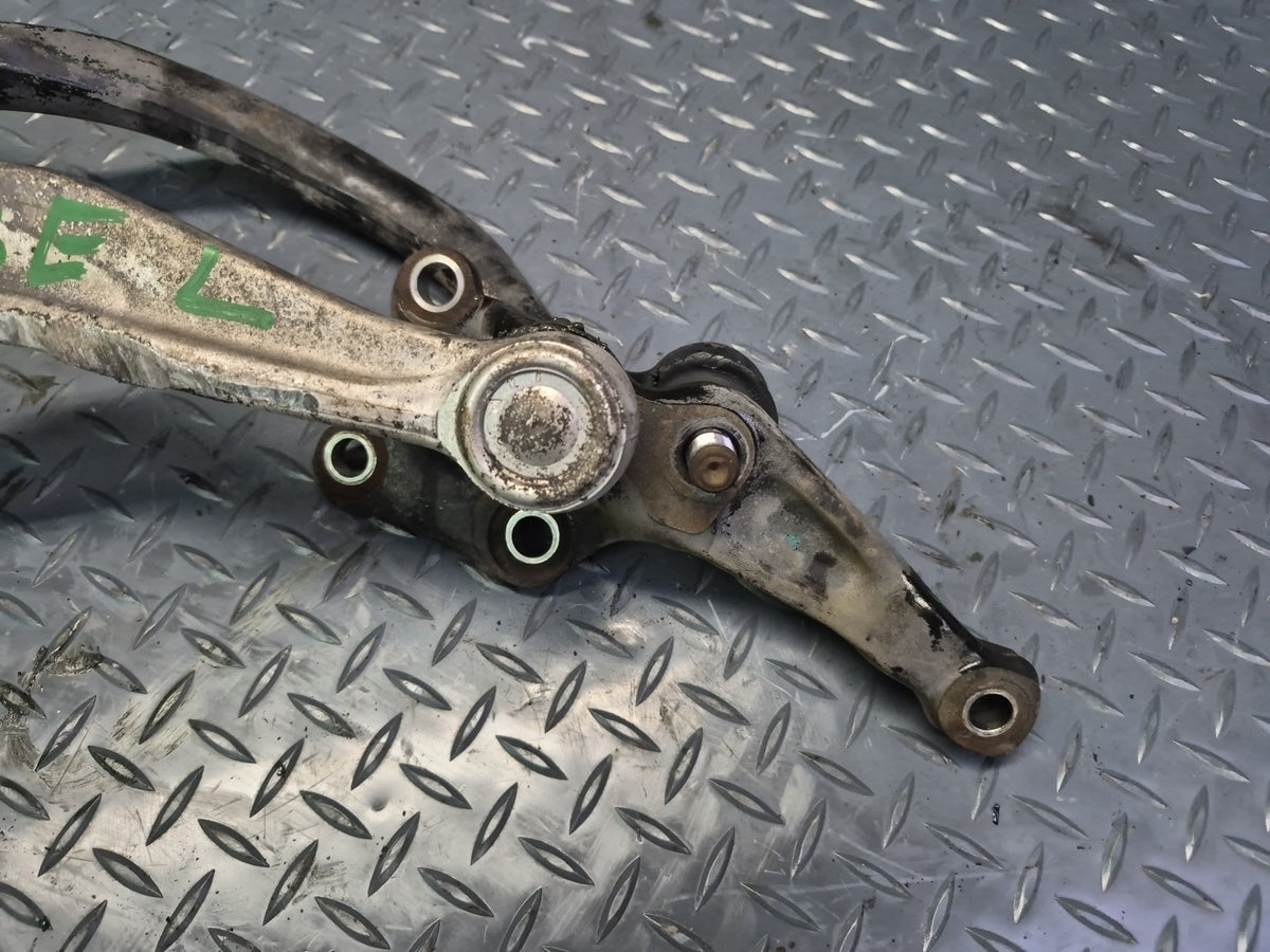 1994-1997 BMW E31 840Ci Front Left Suspension Control Arm Set