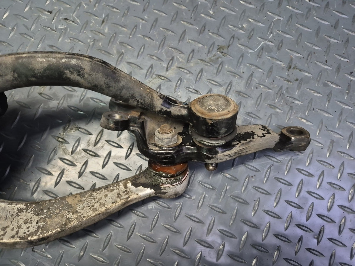 1994-1997 BMW E31 840Ci Front Left Suspension Control Arm Set