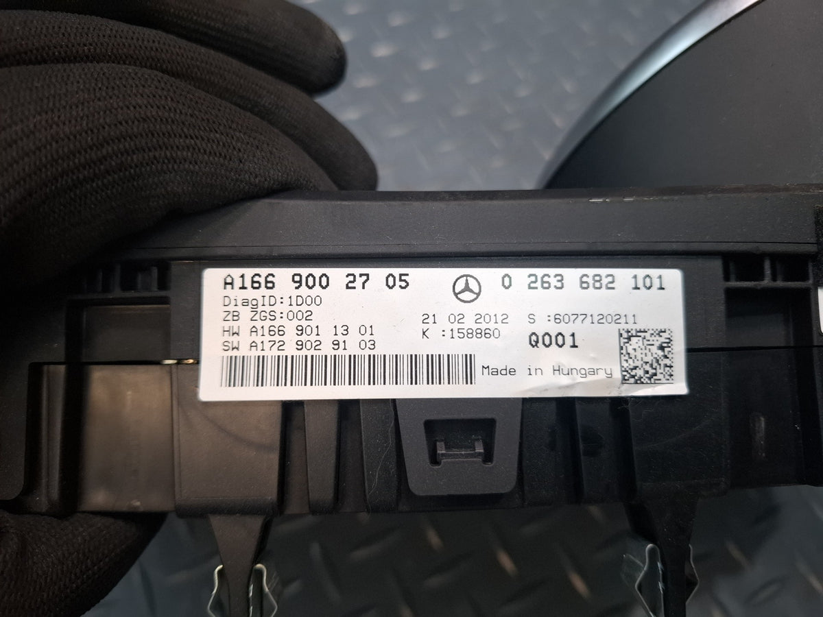2012 Mercedes W166 ML350 Instrument Cluster Gauge Speedometer
