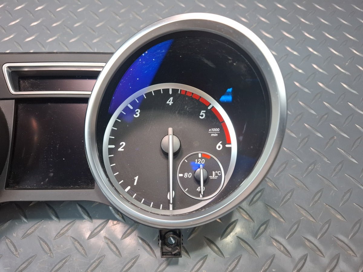 2012 Mercedes W166 ML350 Instrument Cluster Gauge Speedometer