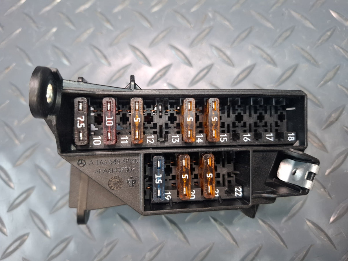 2012-2015 Mercedes W166 Ml-class Under Dash Fuse Relay Junction Box Module