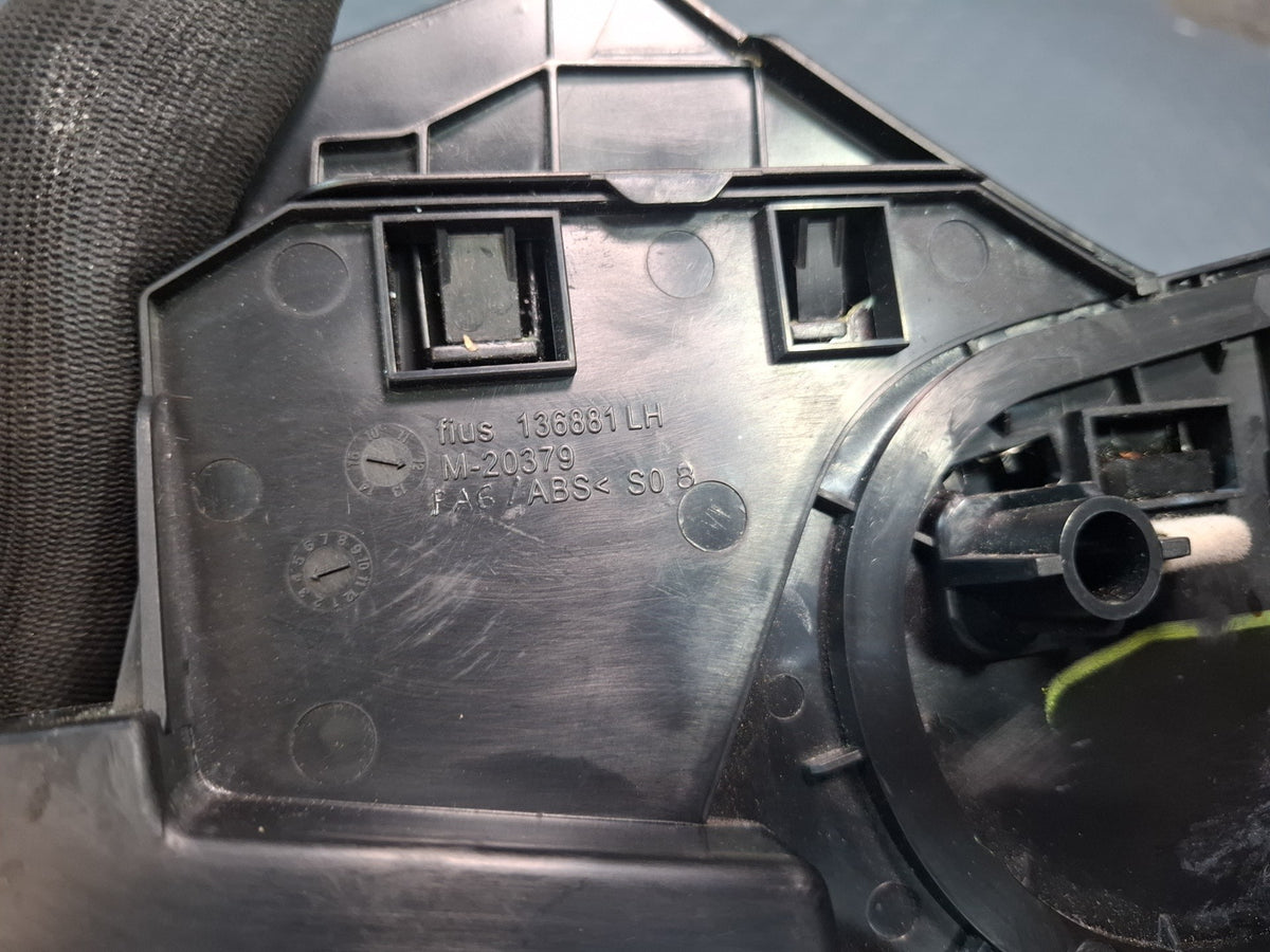 2012-2015 Mercedes W166 ML Front Center Console CUP Holder Tray Storage Damaged