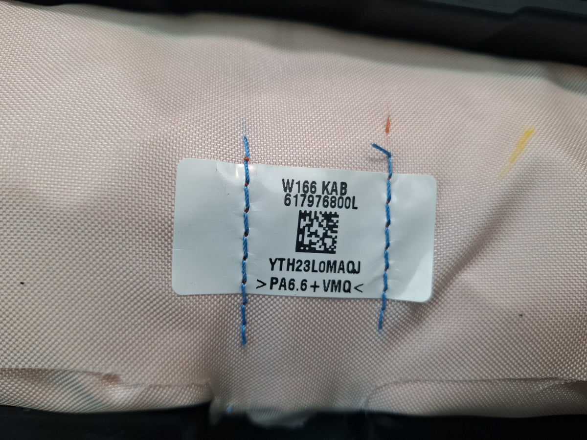 12-18 MERCEDES W166 ML GL GLE GLS FRONT LEFT DRIVER SIDE UNDER DASH KNEE SRS AIRBAG 1668600102 OEM
