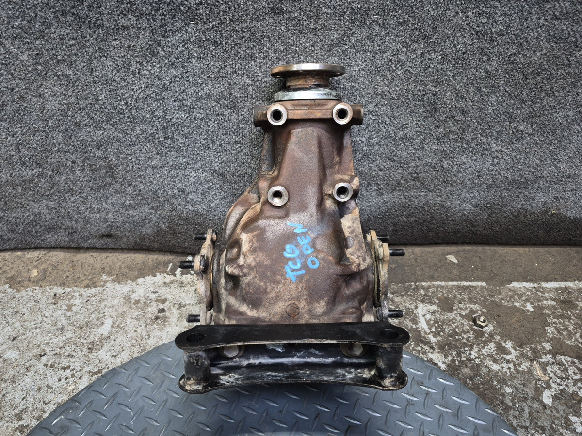 84-86 Toyota Cressida MX73 A/T Rear Differential Carrier 4.1 Ratio OEM