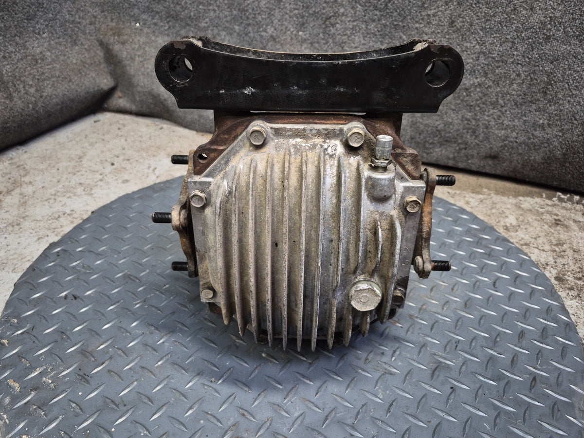 84-86 Toyota Cressida MX73 A/T Rear Differential Carrier 4.1 Ratio OEM