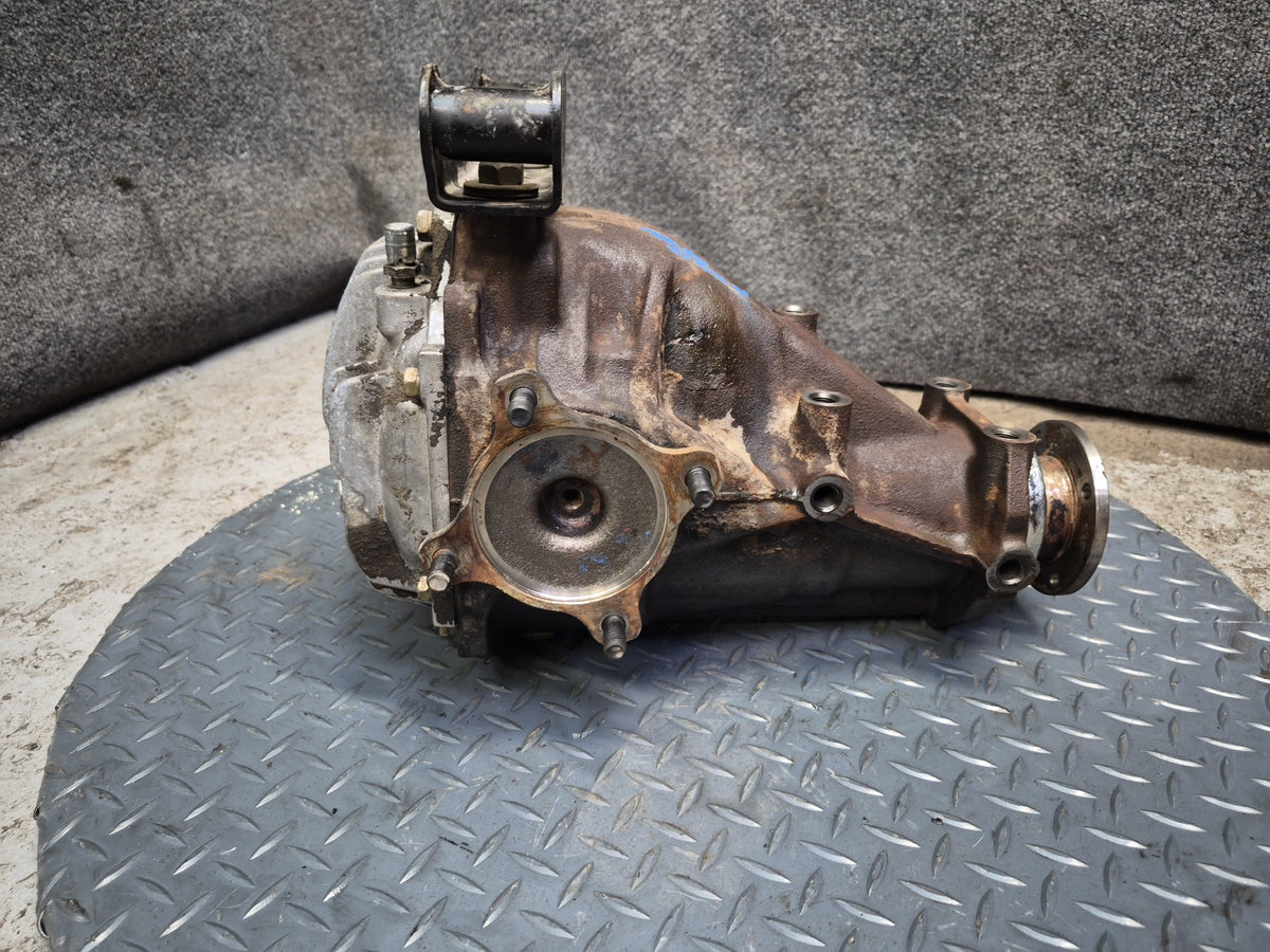 84-86 Toyota Cressida MX73 A/T Rear Differential Carrier 4.1 Ratio OEM