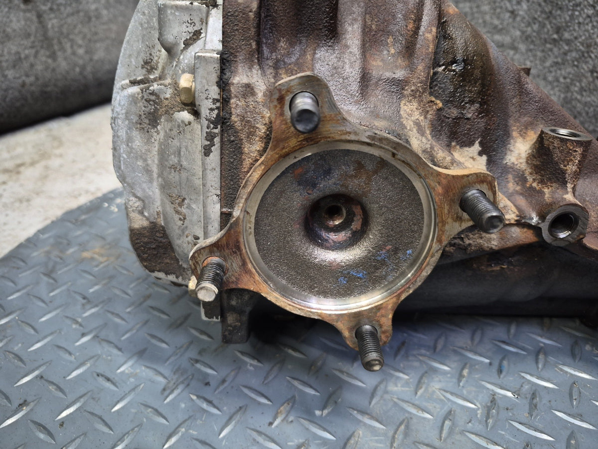 84-86 Toyota Cressida MX73 A/T Rear Differential Carrier 4.1 Ratio OEM