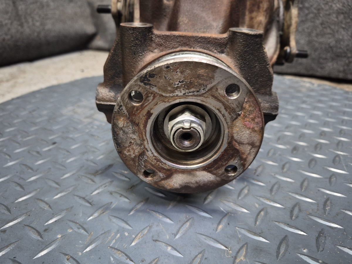 84-86 Toyota Cressida MX73 A/T Rear Differential Carrier 4.1 Ratio OEM