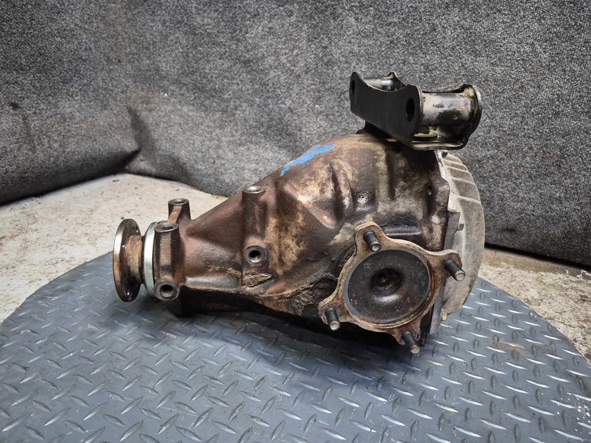 84-86 Toyota Cressida MX73 A/T Rear Differential Carrier 4.1 Ratio OEM