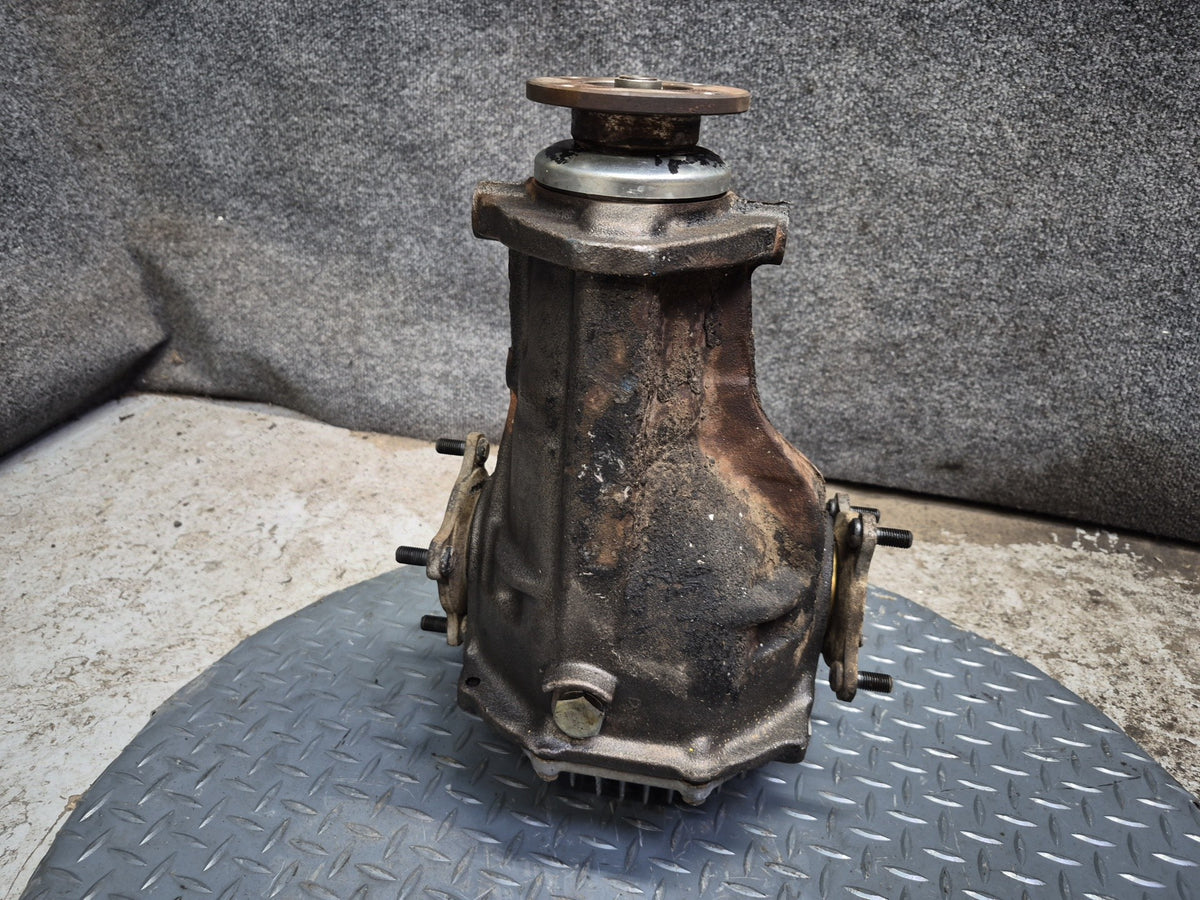 84-86 Toyota Cressida MX73 A/T Rear Differential Carrier 4.1 Ratio OEM