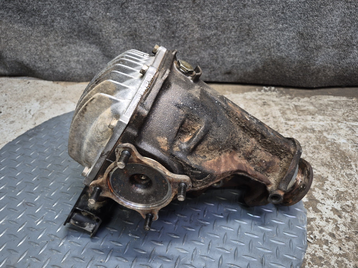 84-86 Toyota Cressida MX73 A/T Rear Differential Carrier 4.1 Ratio OEM
