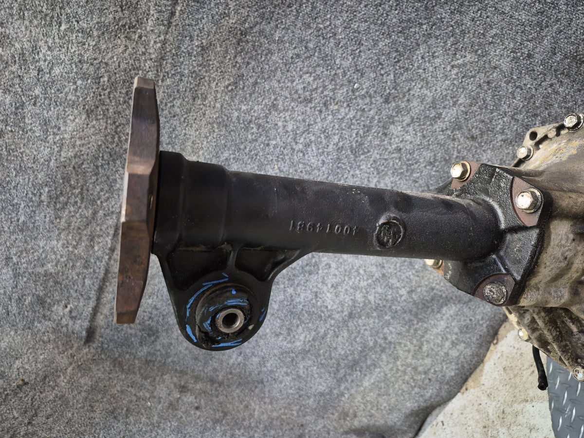 2003-2007 Hummer H2 4WD 4x4 Front Differential Carrier 4.10 Ratio