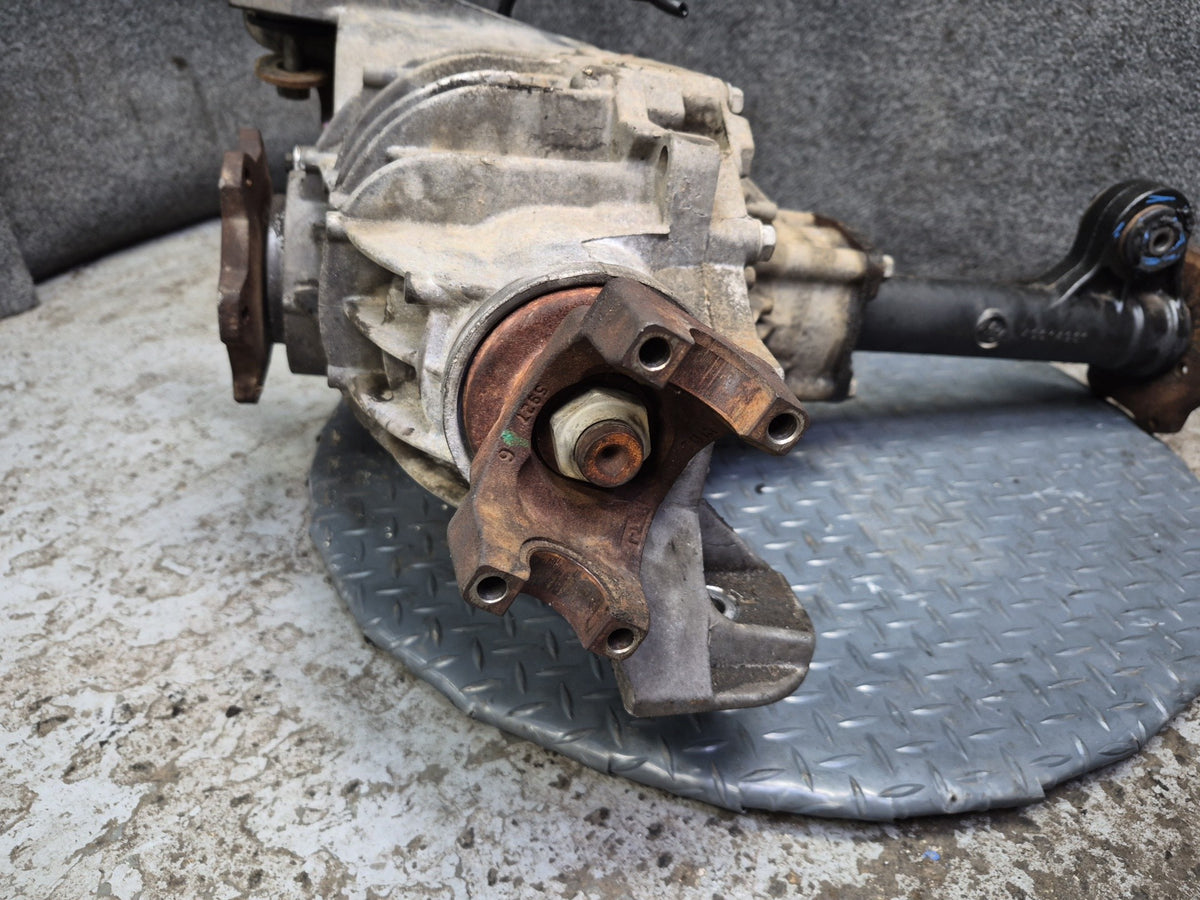 2003-2007 Hummer H2 4WD 4x4 Front Differential Carrier 4.10 Ratio