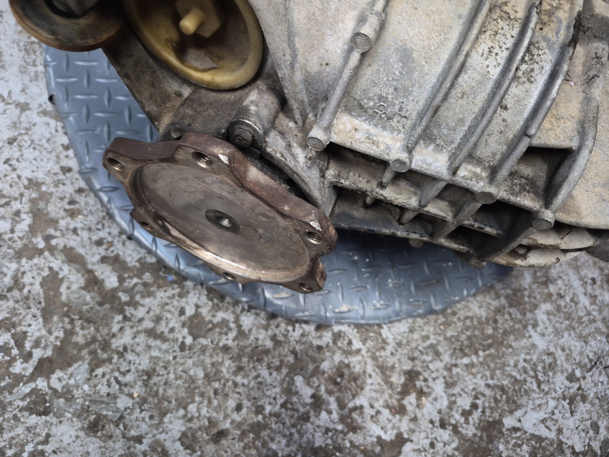 2003-2007 Hummer H2 4WD 4x4 Front Differential Carrier 4.10 Ratio