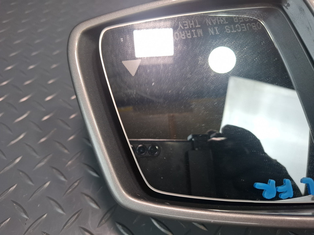 12-15 Mercedes W166 Right Door Heated Side View Mirror W/ Blind Spot Damaged