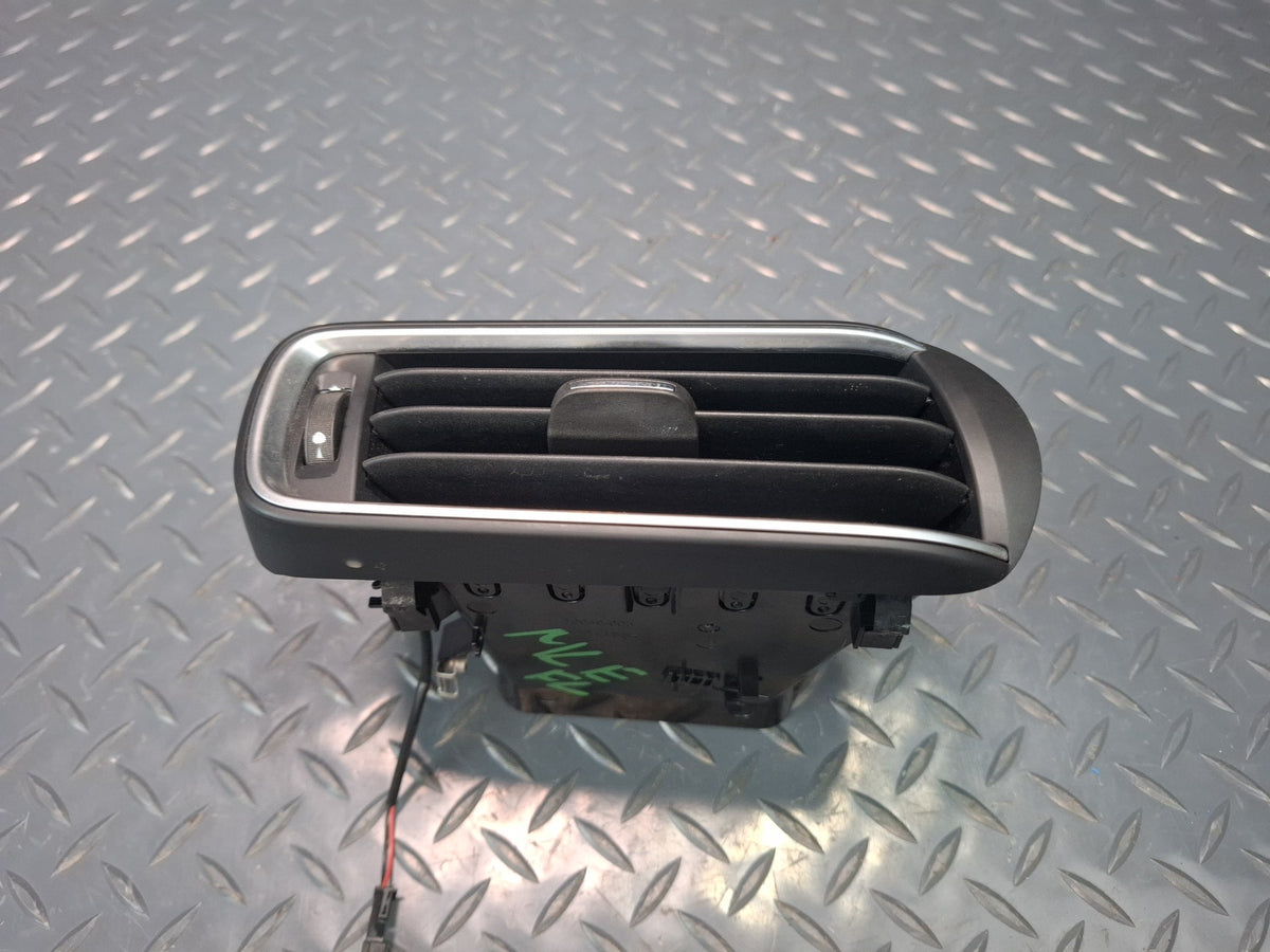2017-2020 Maserati Levante M161 Dash Front Left A/C Air Vent Grille 6700492830