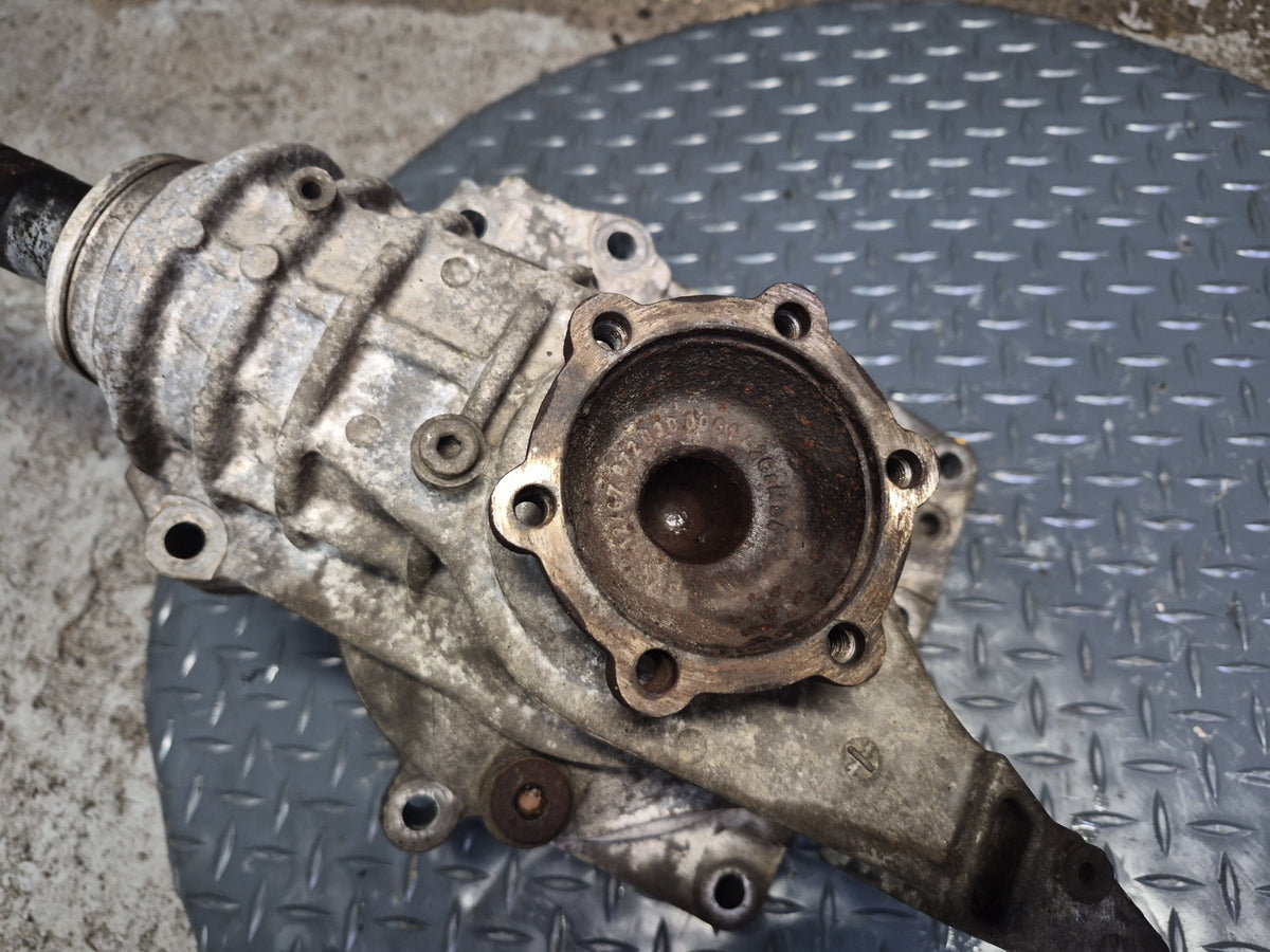 2011-2016 Porsche Panamera 4 970 3.6L Front Differential Axle Carrier 3.90 Ratio