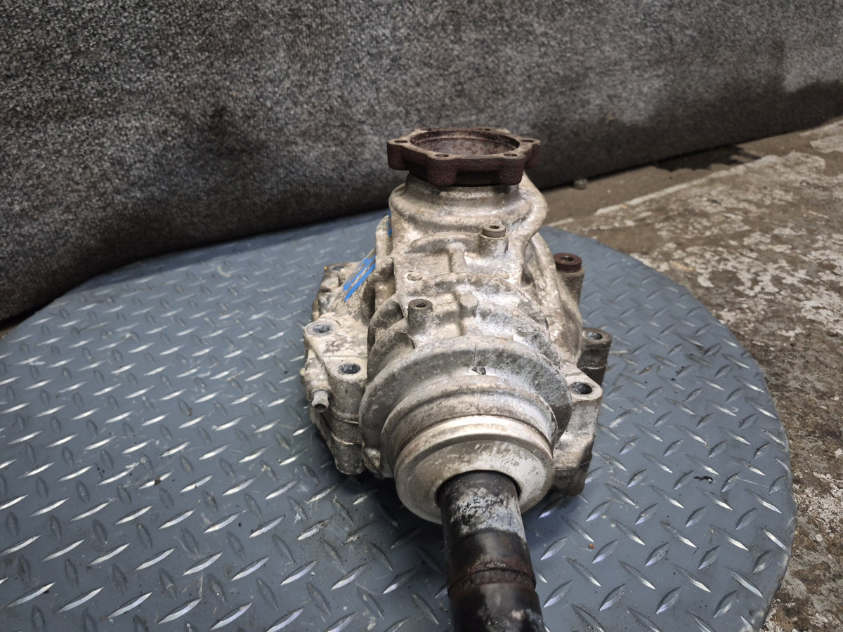 2011-2016 Porsche Panamera 4 970 3.6L Front Differential Axle Carrier 3.90 Ratio