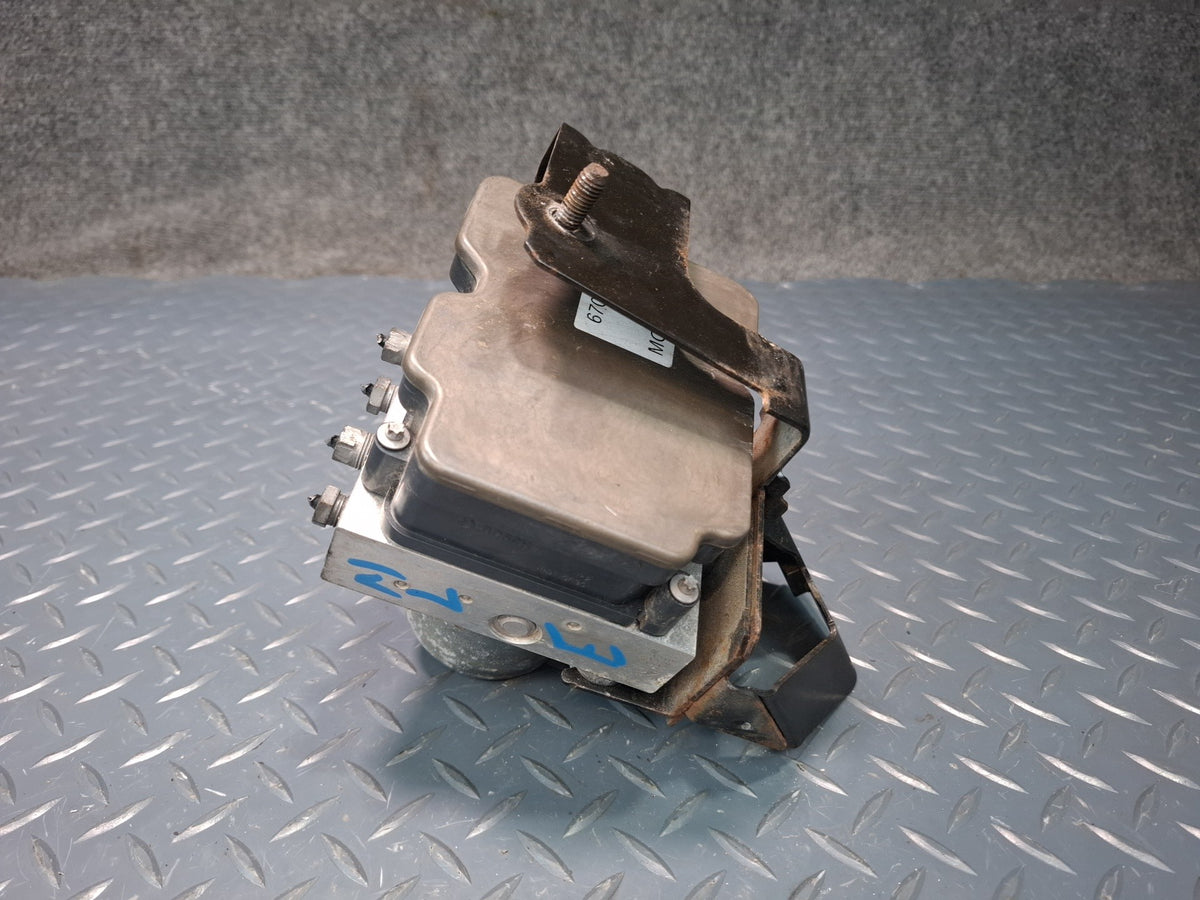 2017-2020 Maserati Levante M161 Anti Lock Brake ABS Pump Module 6701066150