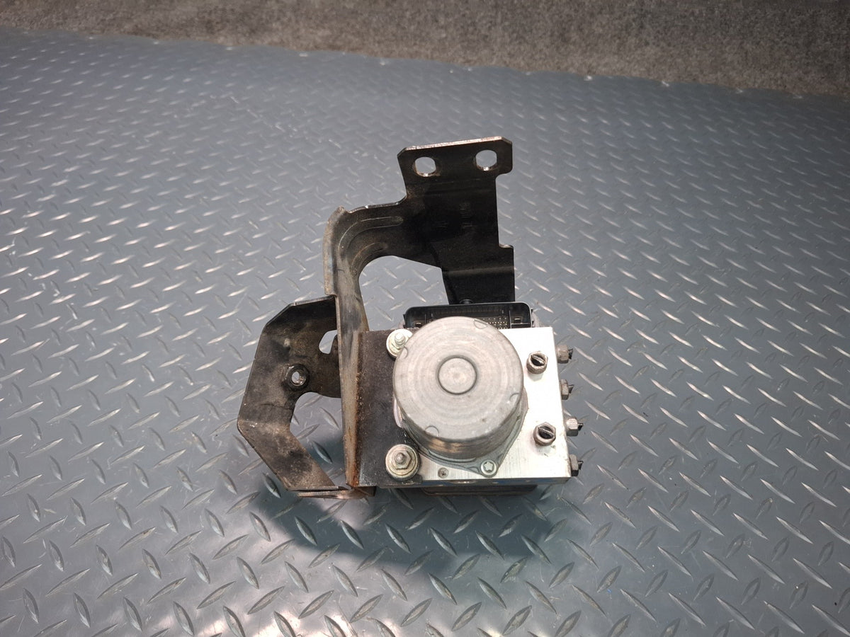 2017-2020 Maserati Levante M161 Anti Lock Brake ABS Pump Module 6701066150