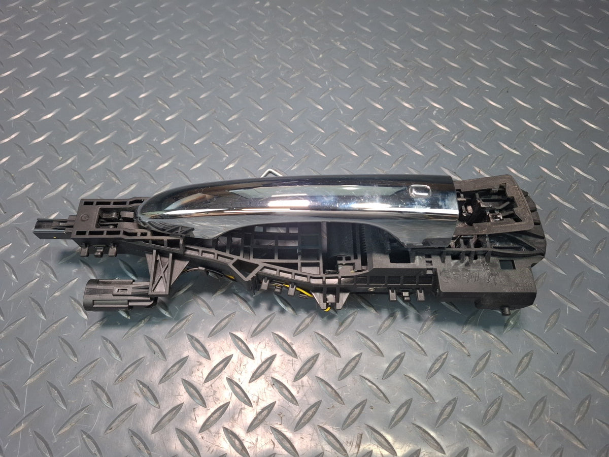 2017-2020 Maserati Levante M161 Front Left Door Exterior Handle w Keyless Entry