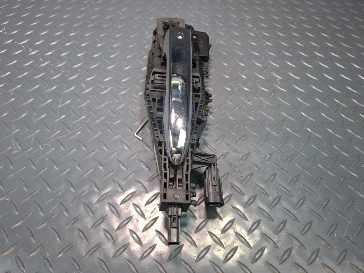 2017-2020 Maserati Levante M161 Front Left Door Exterior Handle w Keyless Entry