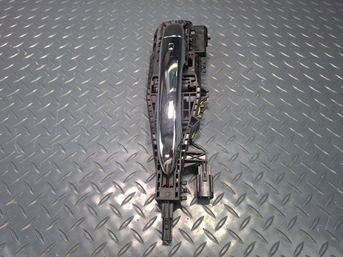 2017-2020 Maserati Levante M161 Rear Left Door Exterior Handle w Keyless Entry