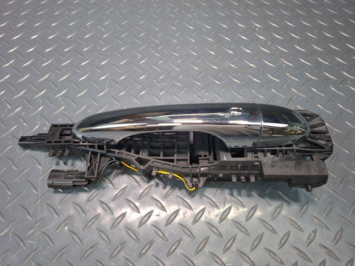 2017-2020 Maserati Levante M161 Rear Left Door Exterior Handle w Keyless Entry