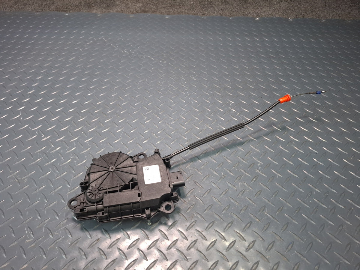 2017-2020 Maserati Levante M161 Rear Trunk Tailgate Liftage Lock Actuator Motor