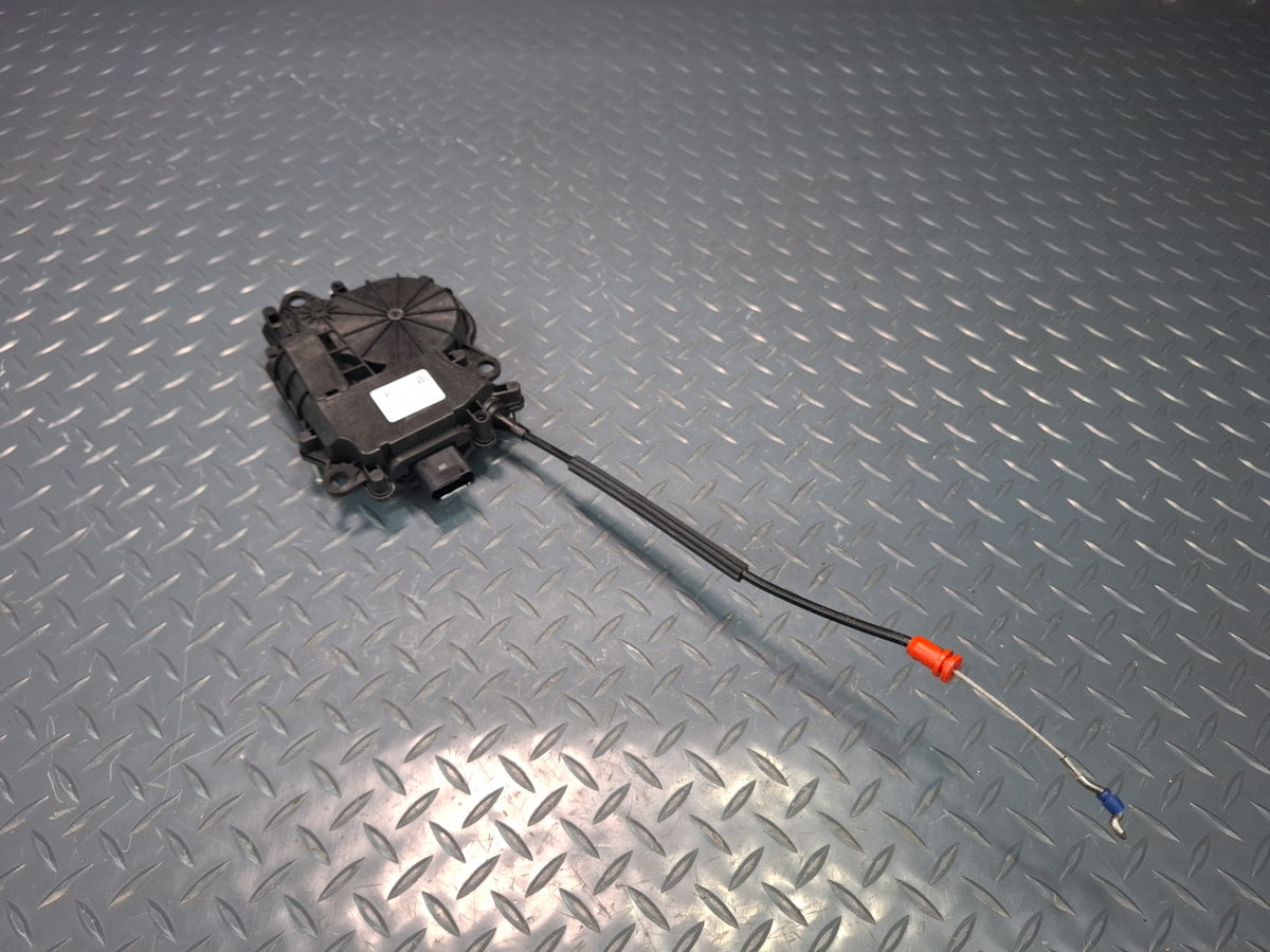 2017-2020 Maserati Levante M161 Rear Trunk Tailgate Liftage Lock Actuator Motor