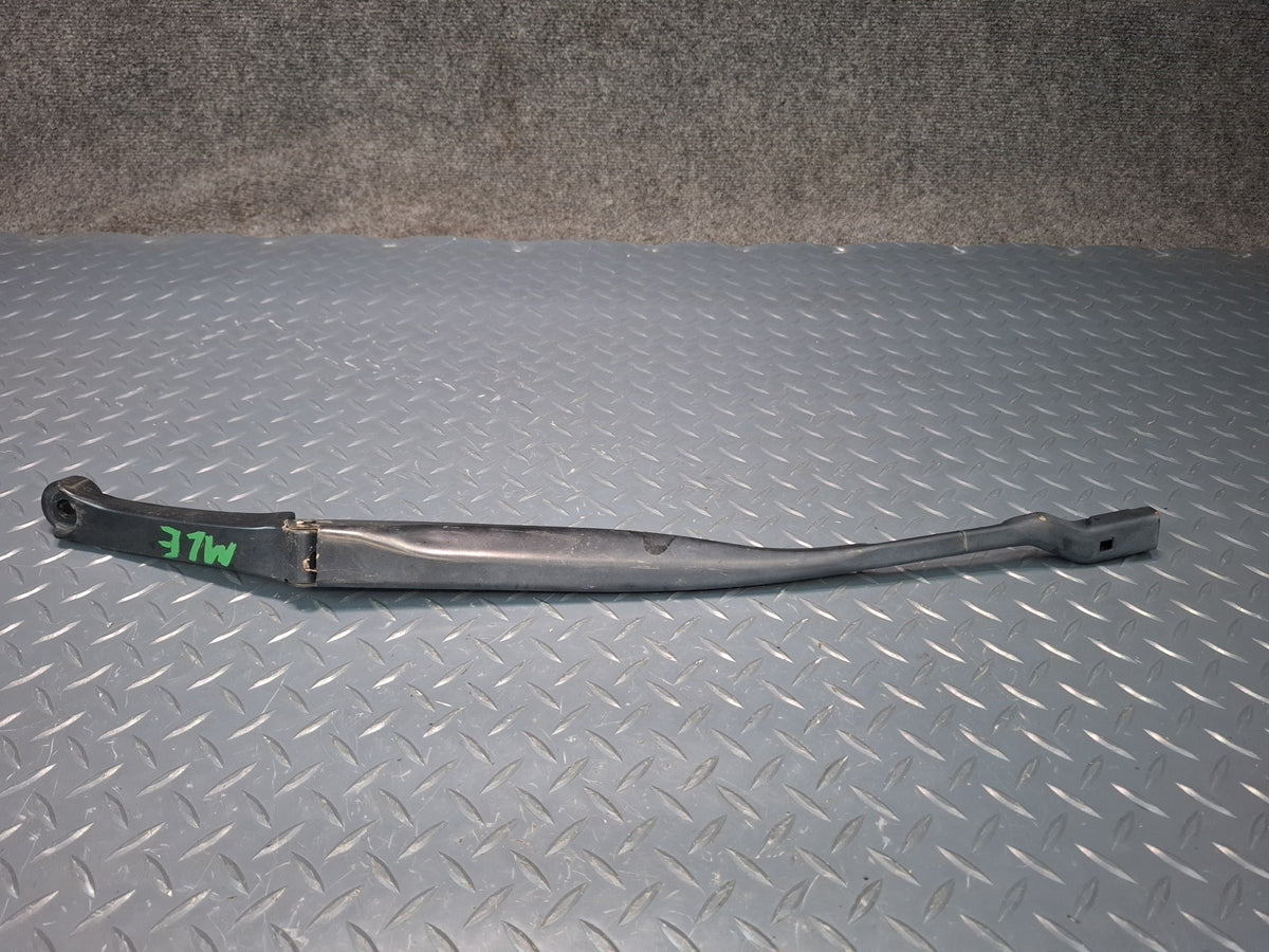 2017-2020 Maserati Levante M161 Front Left Windshield Wiper Arm 670032335