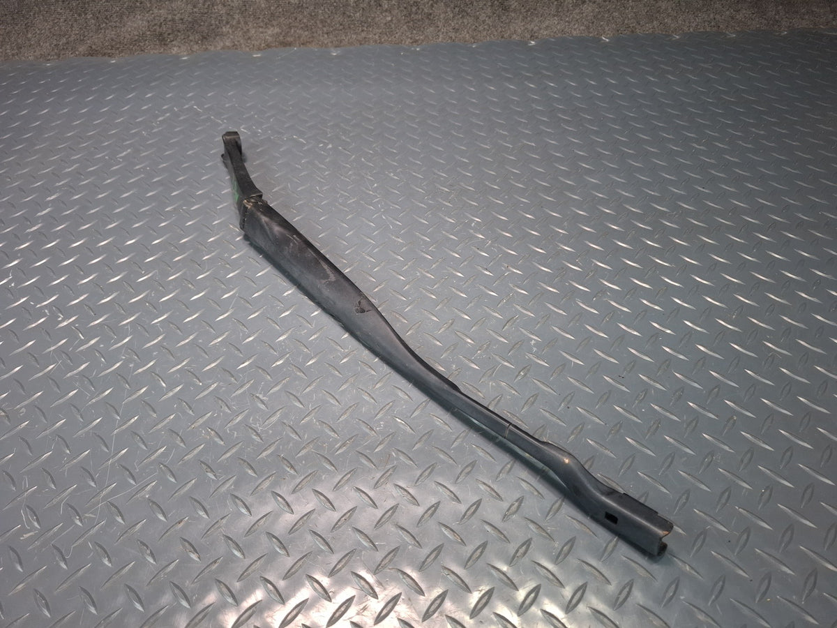 2017-2020 Maserati Levante M161 Front Left Windshield Wiper Arm 670032335
