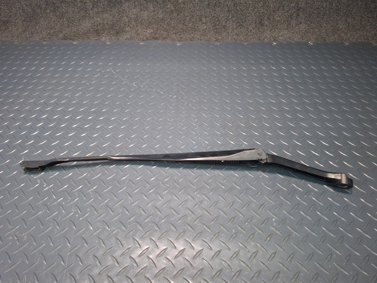 2017-2020 Maserati Levante M161 Front Left Windshield Wiper Arm 670032335