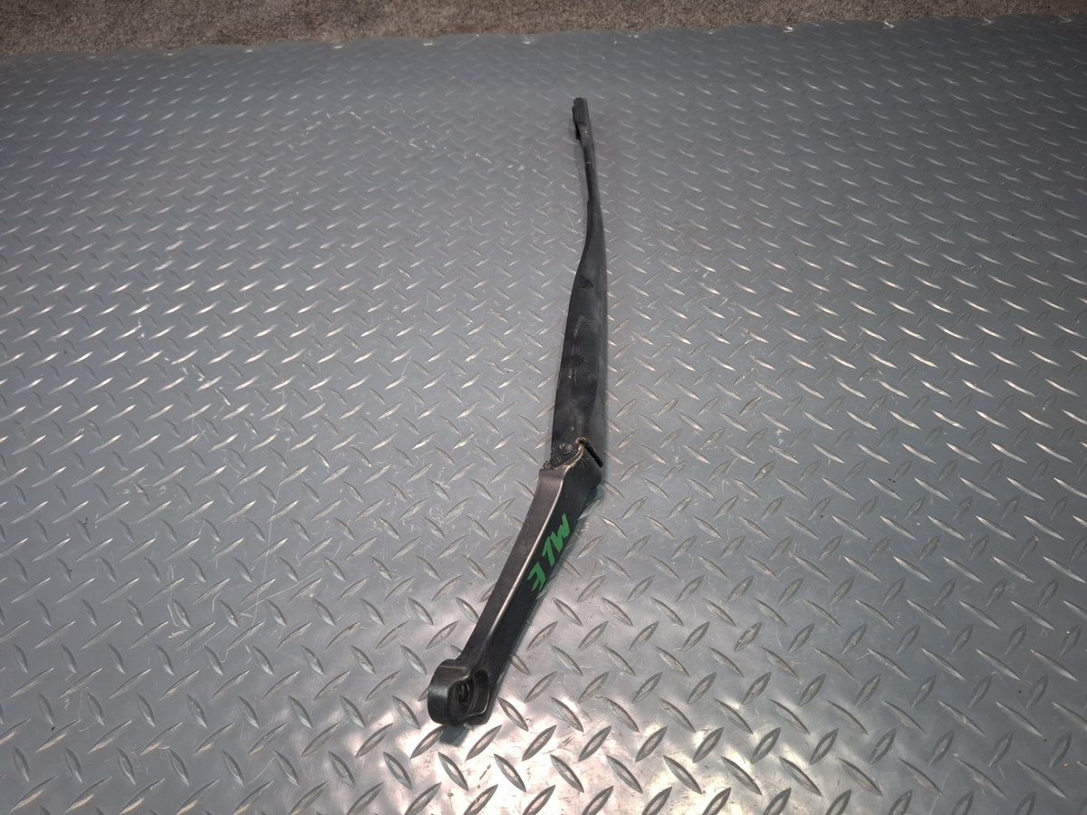 2017-2020 Maserati Levante M161 Front Left Windshield Wiper Arm 670032335