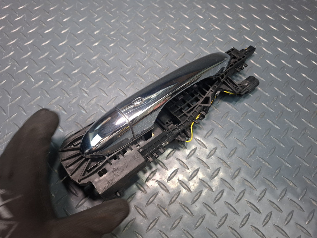 2017-2020 Maserati Levante M161 Rear Right Door Exterior Handle w Keyless Entry
