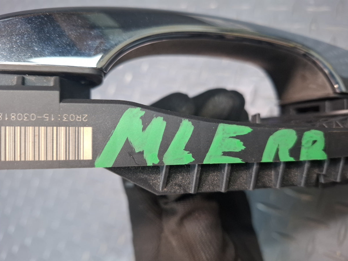 2017-2020 Maserati Levante M161 Rear Right Door Exterior Handle w Keyless Entry