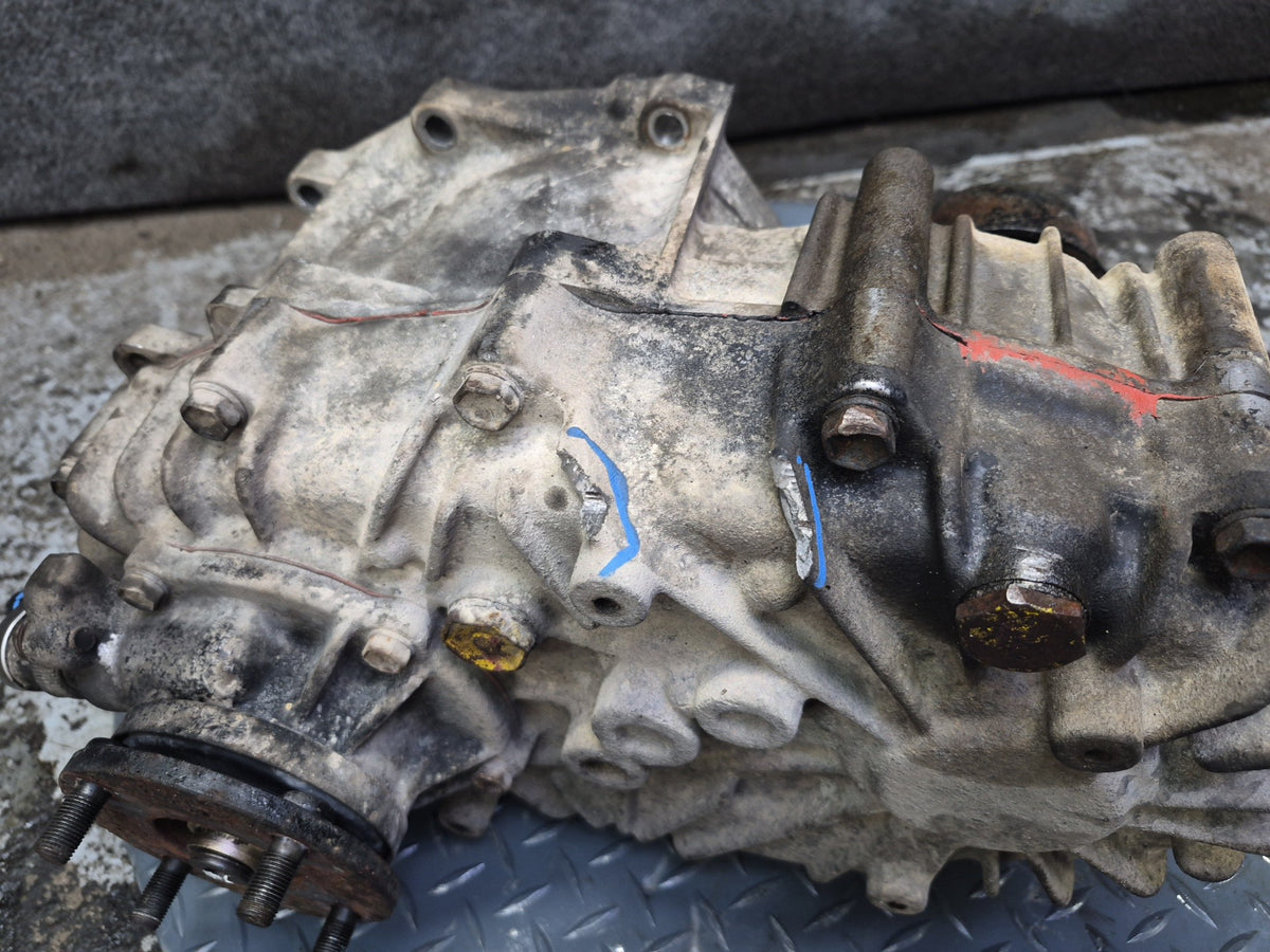 94-95 Toyota Hiace KZH106W 1KZ-TE 4WD A/T A340F Transfer Case Assembly OEM