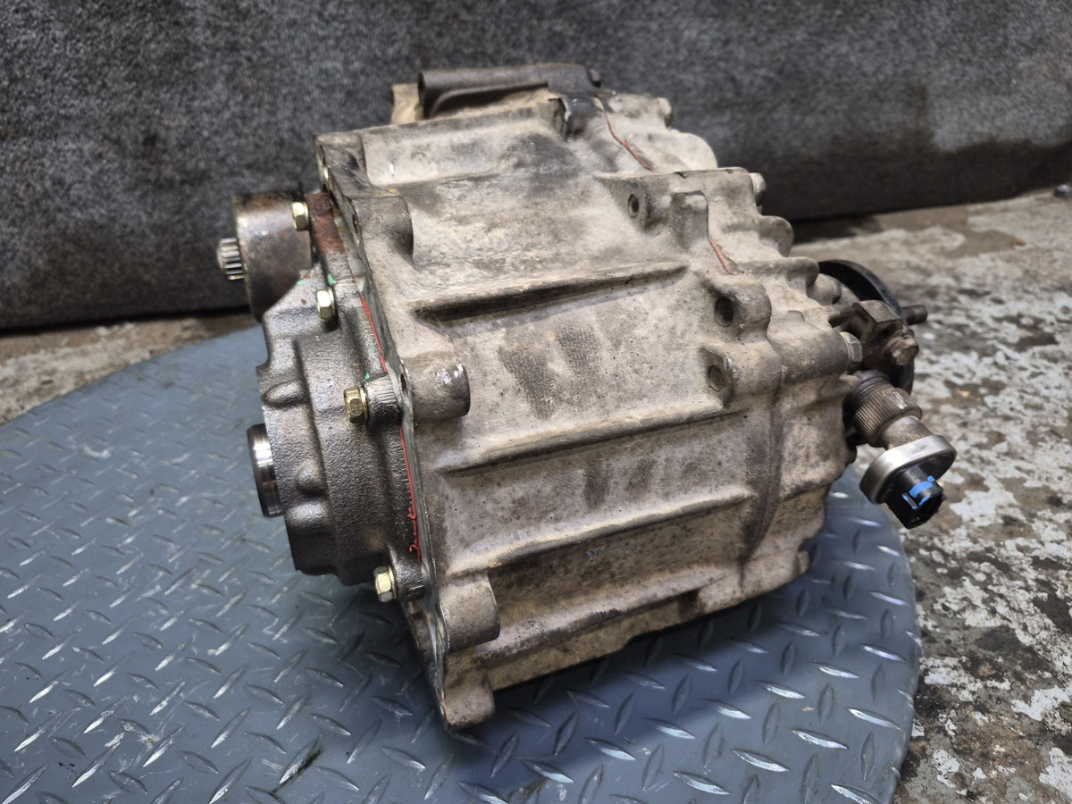 94-95 Toyota Hiace KZH106W 1KZ-TE 4WD A/T A340F Transfer Case Assembly OEM