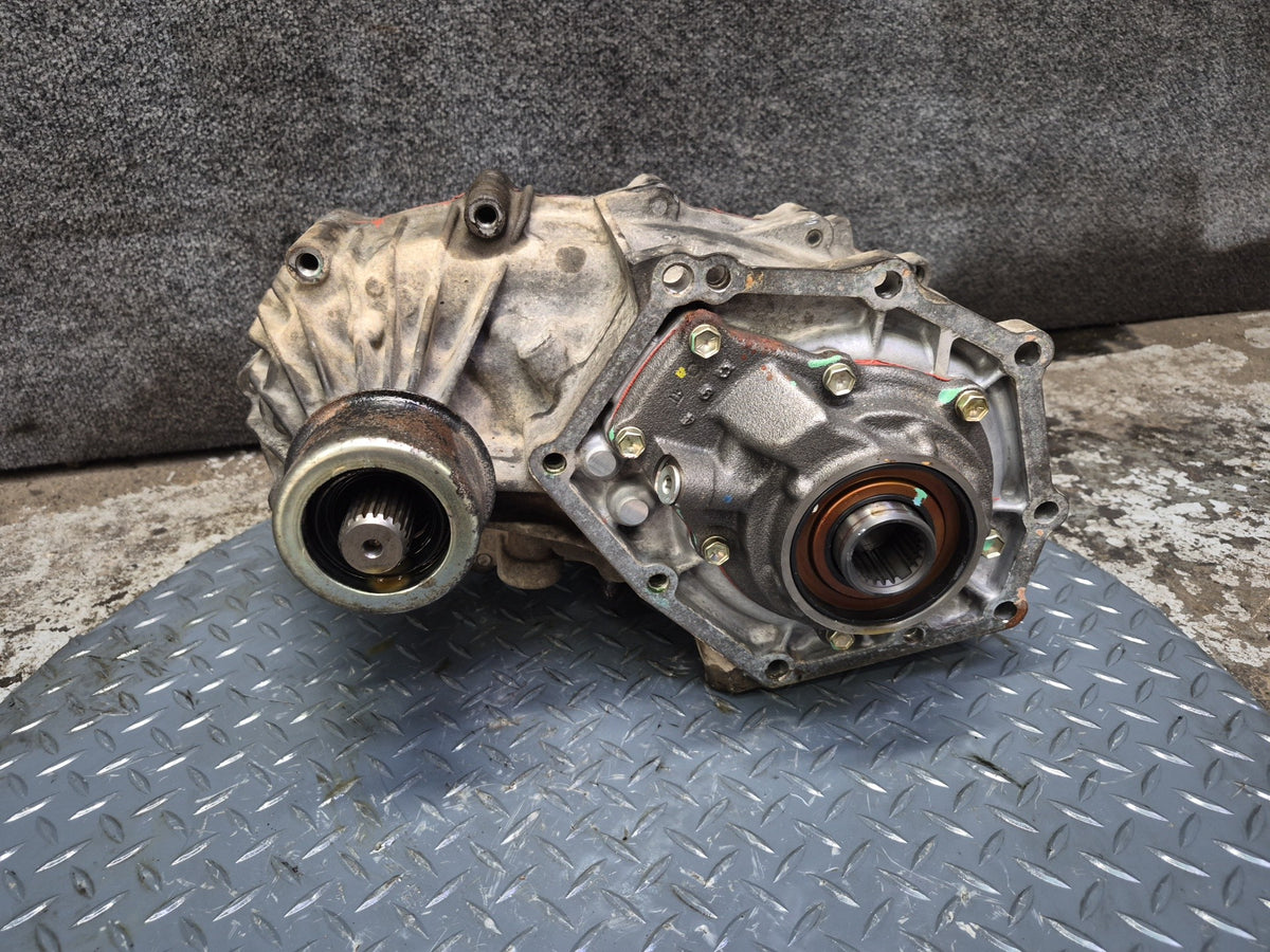 94-95 Toyota Hiace KZH106W 1KZ-TE 4WD A/T A340F Transfer Case Assembly OEM