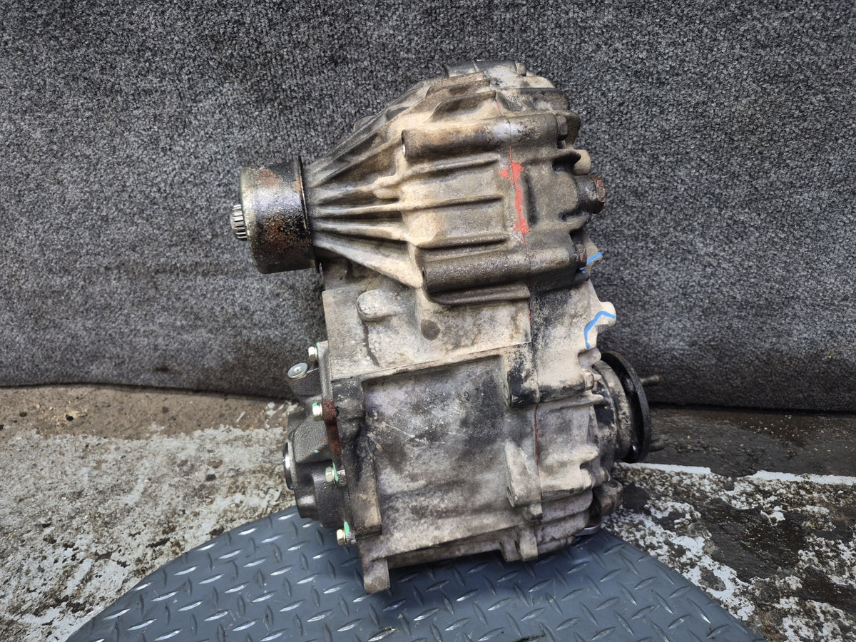 94-95 Toyota Hiace KZH106W 1KZ-TE 4WD A/T A340F Transfer Case Assembly OEM