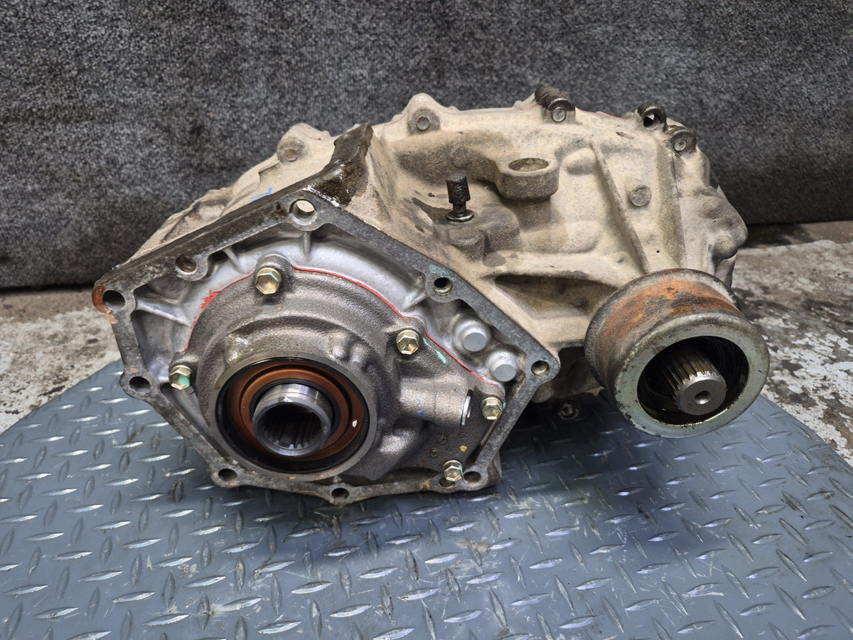 94-95 Toyota Hiace KZH106W 1KZ-TE 4WD A/T A340F Transfer Case Assembly OEM