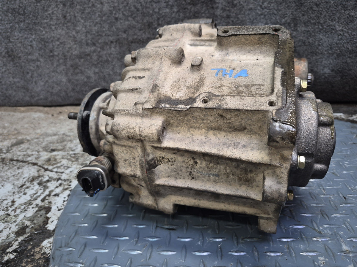94-95 Toyota Hiace KZH106W 1KZ-TE 4WD A/T A340F Transfer Case Assembly OEM