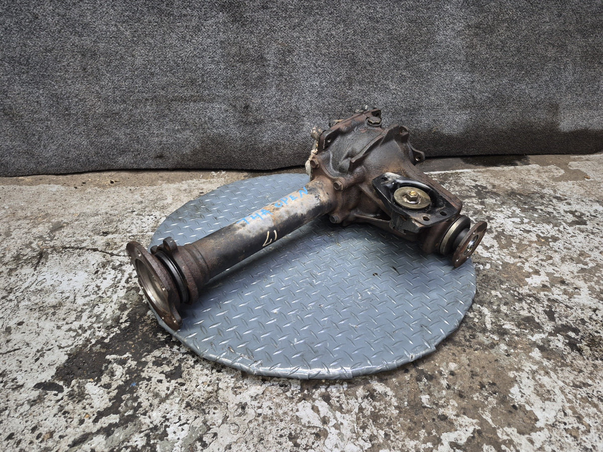 93-95 Toyota Hiace KZH106 4WD 1KZ A/T Front Differential Carrier 4.10 Ratio OEM