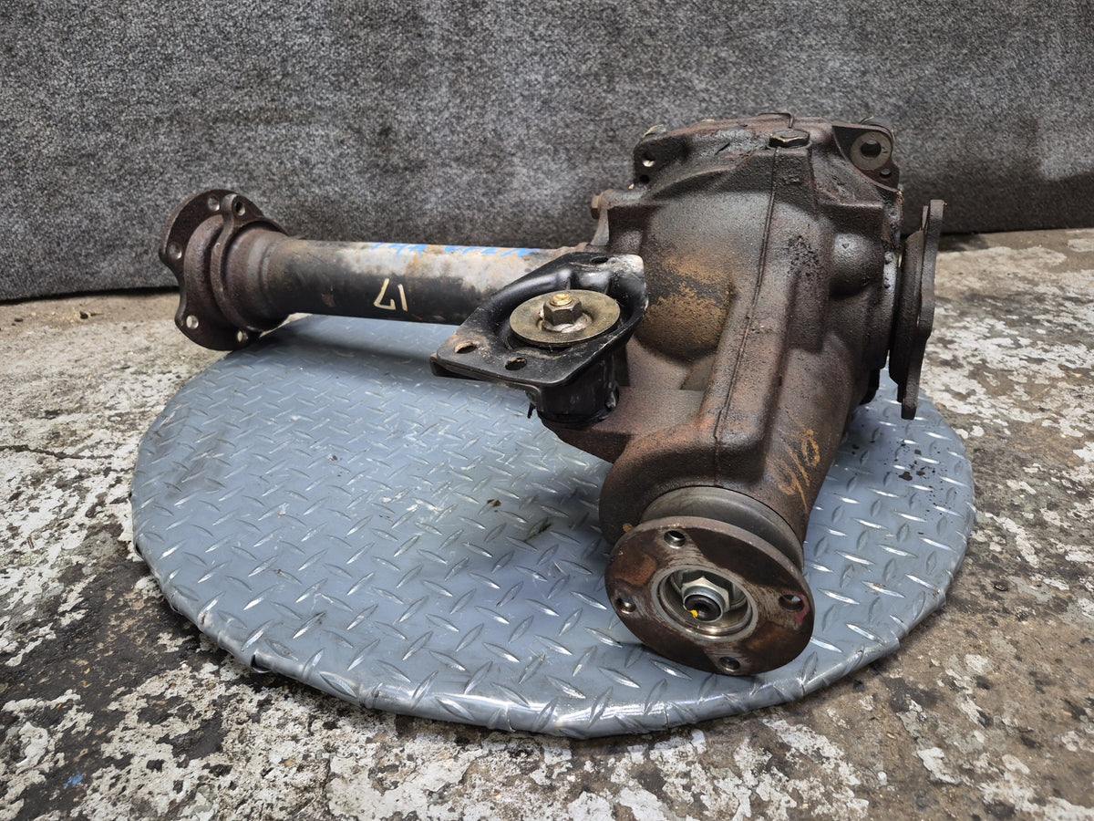 93-95 Toyota Hiace KZH106 4WD 1KZ A/T Front Differential Carrier 4.10 Ratio OEM