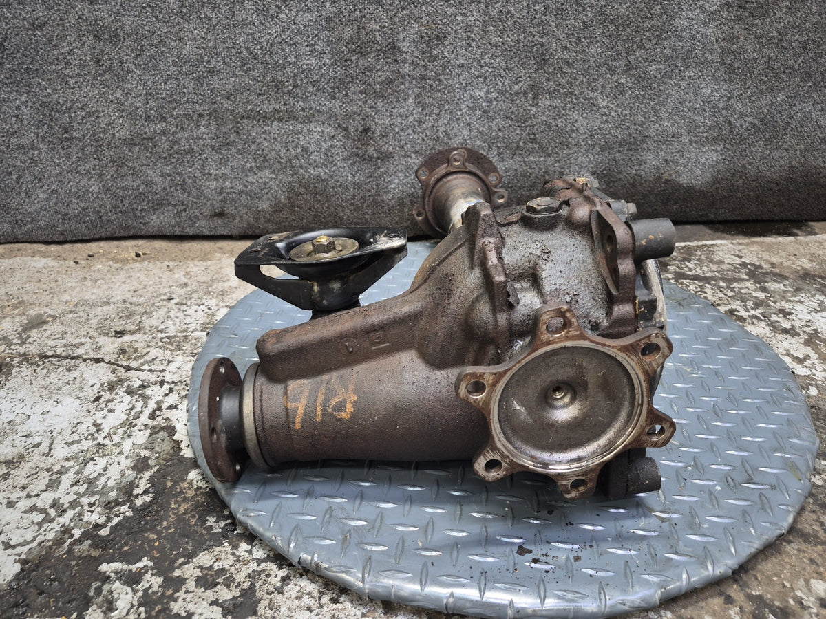 93-95 Toyota Hiace KZH106 4WD 1KZ A/T Front Differential Carrier 4.10 Ratio OEM