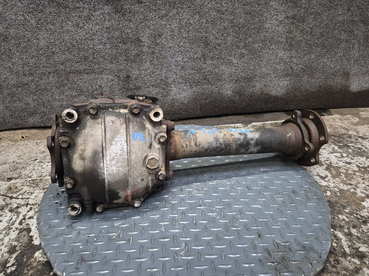93-95 Toyota Hiace KZH106 4WD 1KZ A/T Front Differential Carrier 4.10 Ratio OEM
